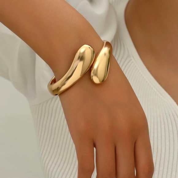 Gold Tone Water Drop Tear Drop Statement Bracelet - Picture 2 of 4